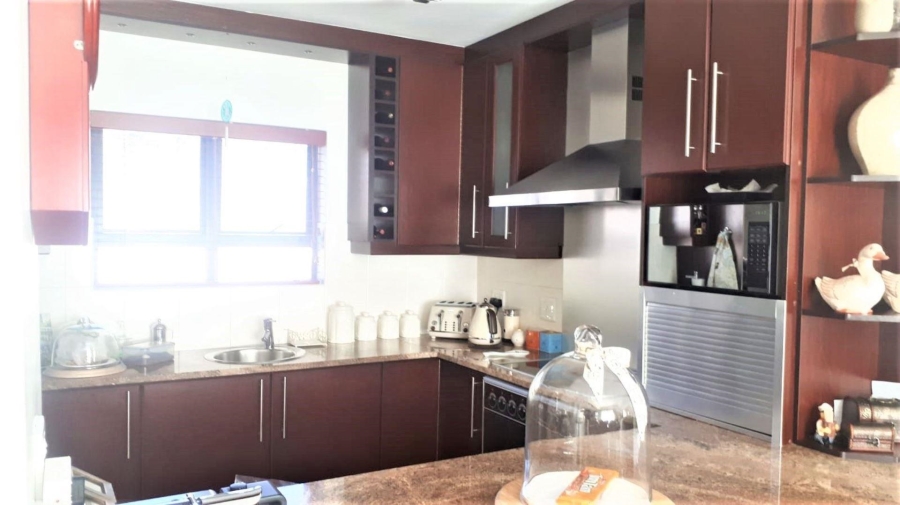 To Let 4 Bedroom Property for Rent in Plattekloof Western Cape